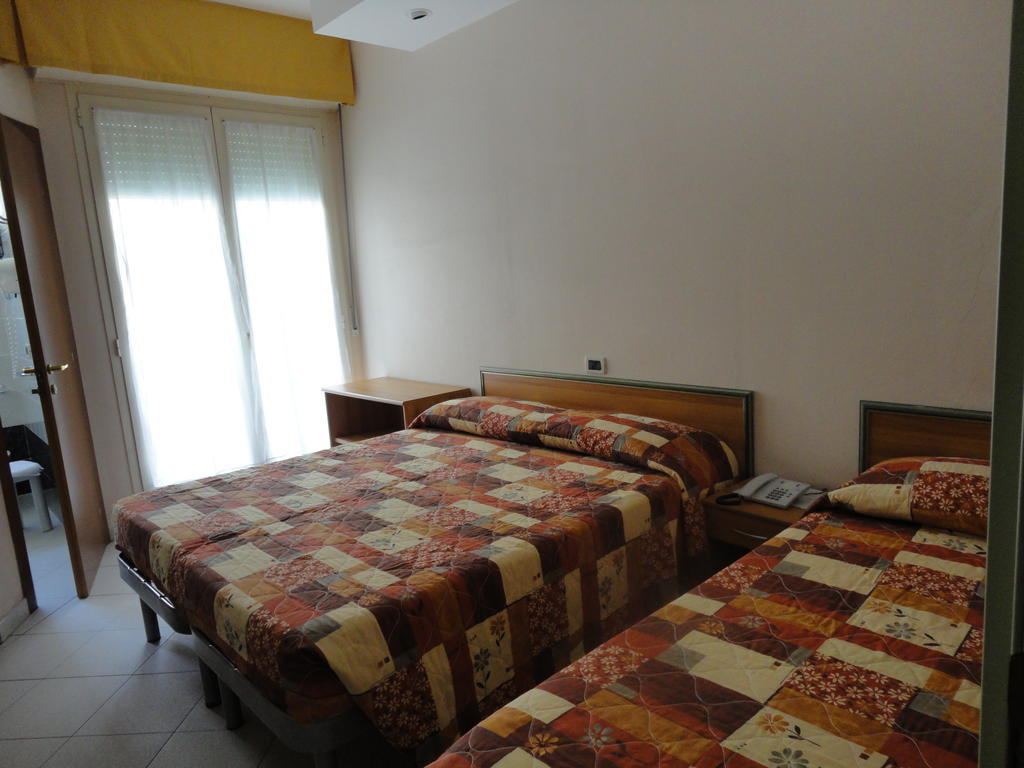 Hotel Al Ragno Cesenatico Habitación foto